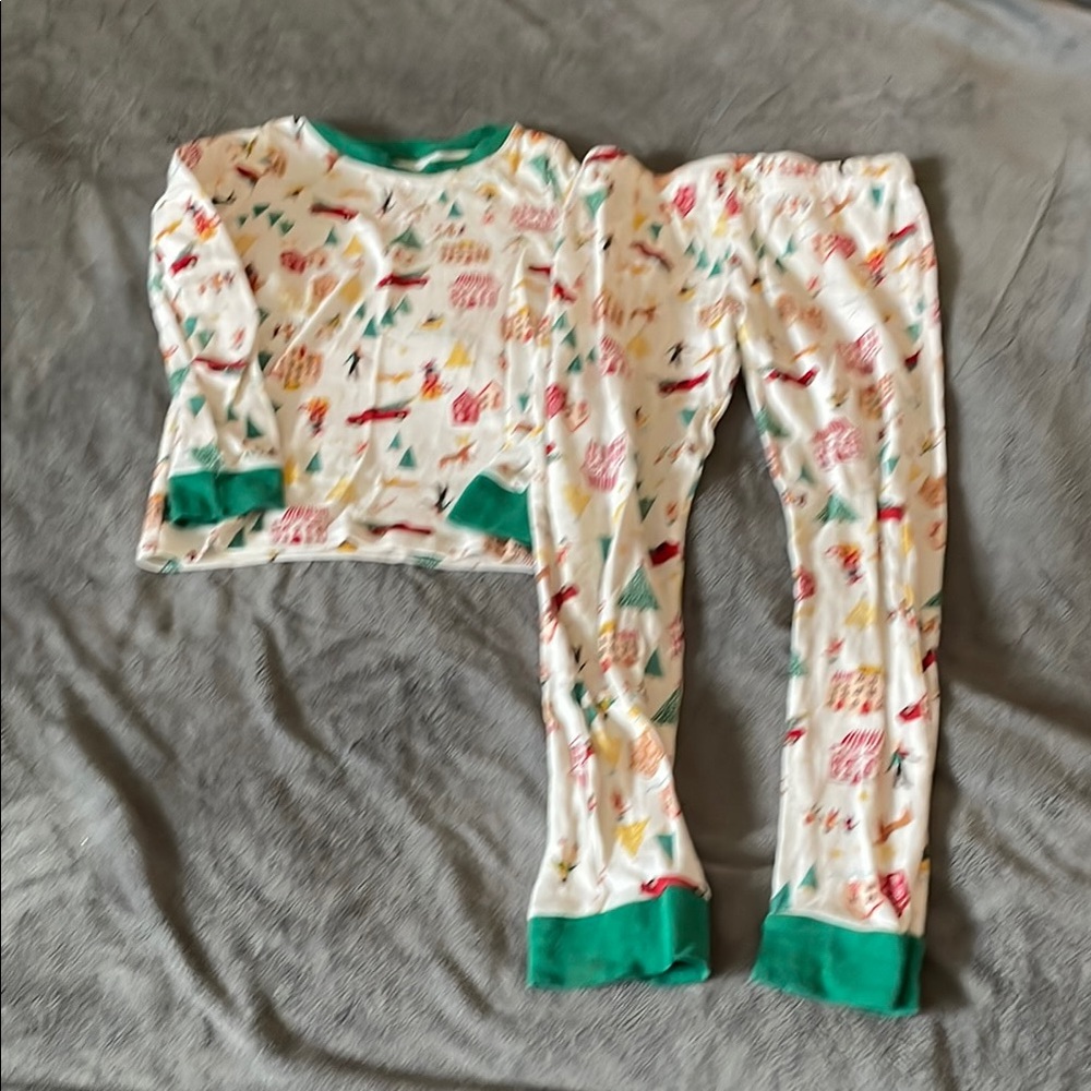 LC Lauren Conrad Green and White Pajama Set with Festive Patterns